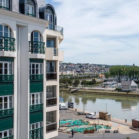 SOWELL HOTELS Le Beach Trouville-sur-Mer Exterior foto