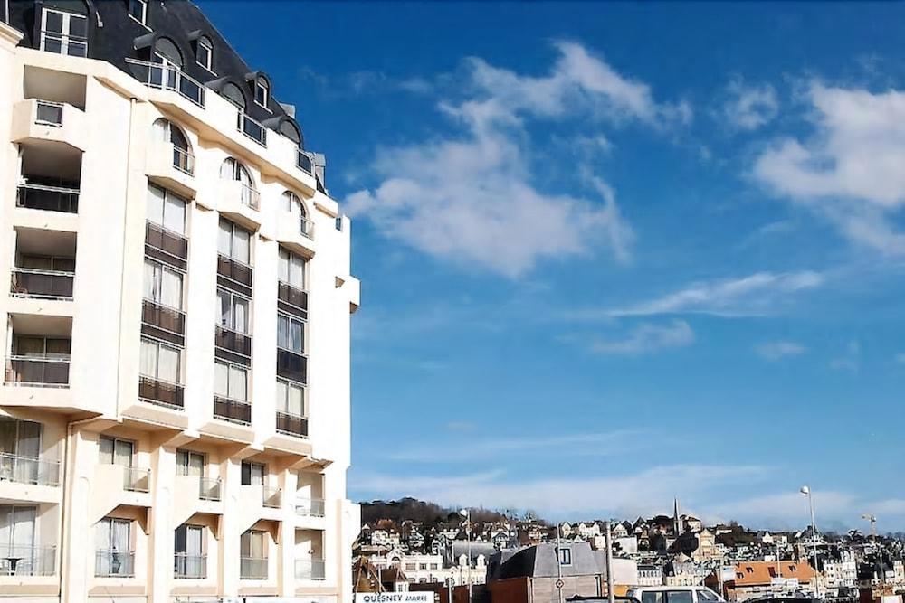 SOWELL HOTELS Le Beach Trouville-sur-Mer Exterior foto