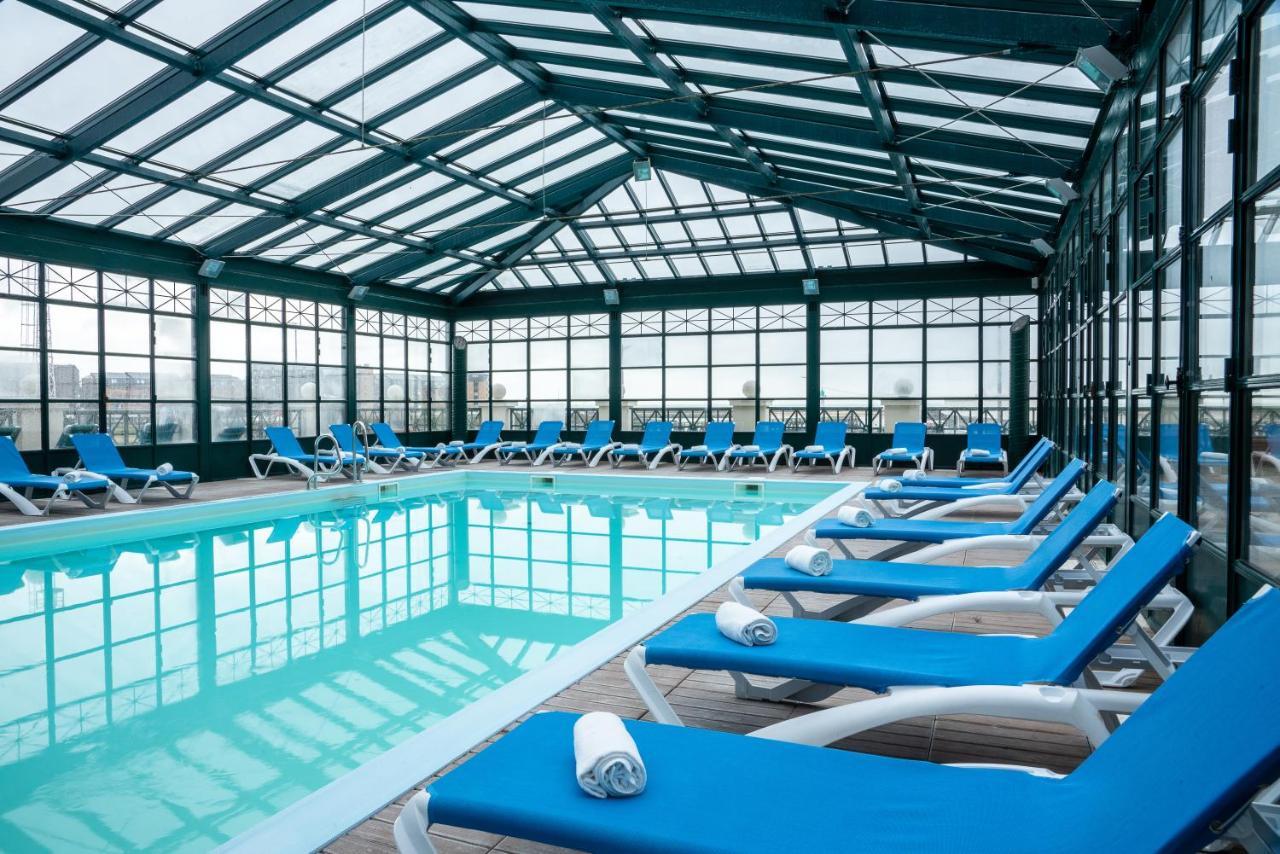 SOWELL HOTELS Le Beach Trouville-sur-Mer Exterior foto