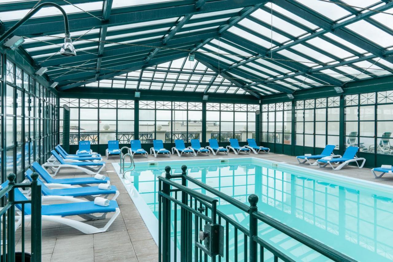SOWELL HOTELS Le Beach Trouville-sur-Mer Exterior foto