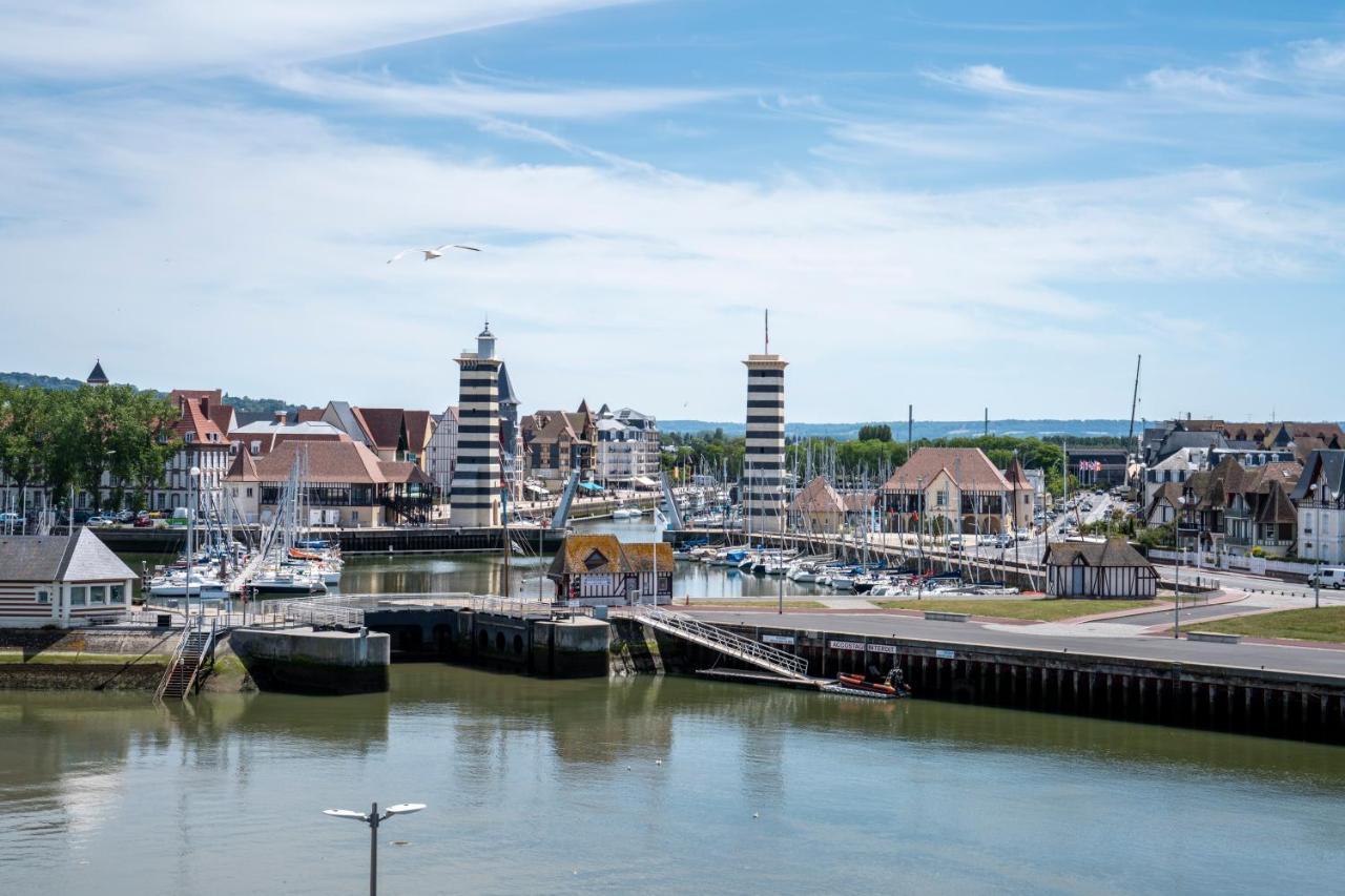 SOWELL HOTELS Le Beach Trouville-sur-Mer Exterior foto