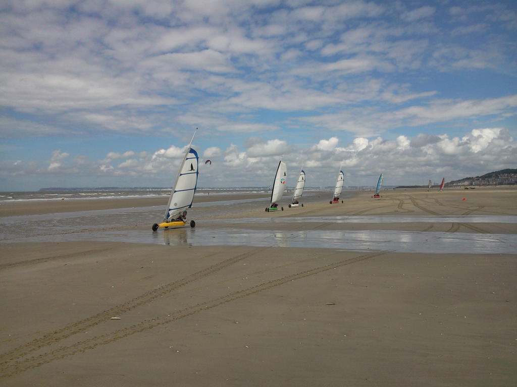 SOWELL HOTELS Le Beach Trouville-sur-Mer Exterior foto