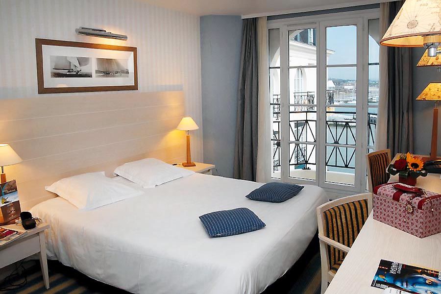 SOWELL HOTELS Le Beach Trouville-sur-Mer Exterior foto