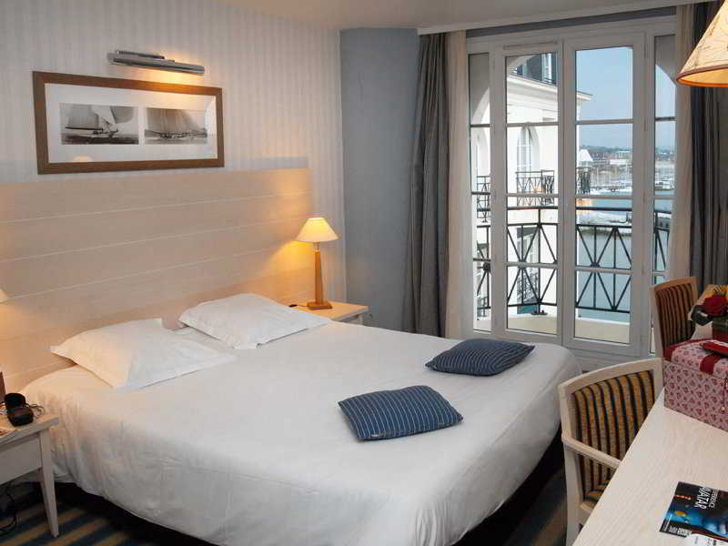 SOWELL HOTELS Le Beach Trouville-sur-Mer Exterior foto
