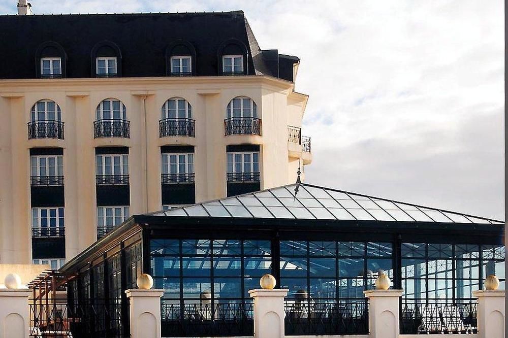 SOWELL HOTELS Le Beach Trouville-sur-Mer Exterior foto